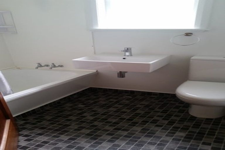 Photo of property in 43 Savage Crescent, West End, Palmerston North, 4412