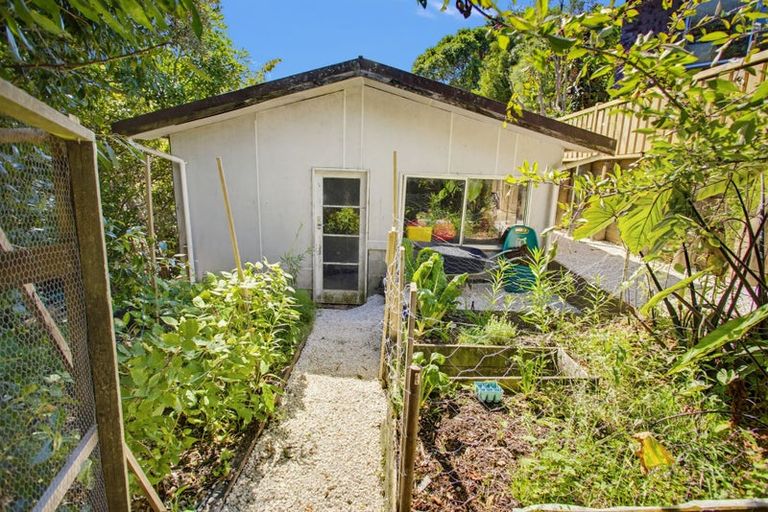 Photo of property in 6 Punga Place, Whitianga, 3510