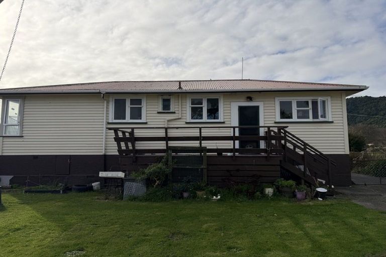 Photo of property in 14 Peel Street, Cobden, Greymouth, 7802