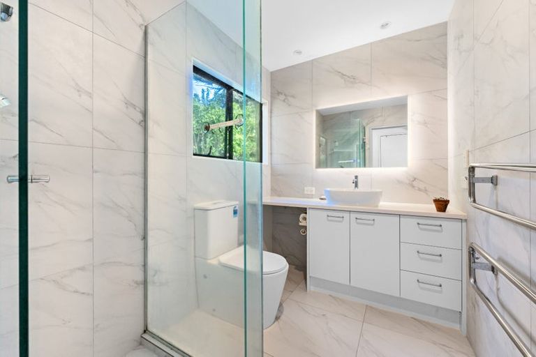 Photo of property in 43b Island Bay Road, Beach Haven, Auckland, 0626