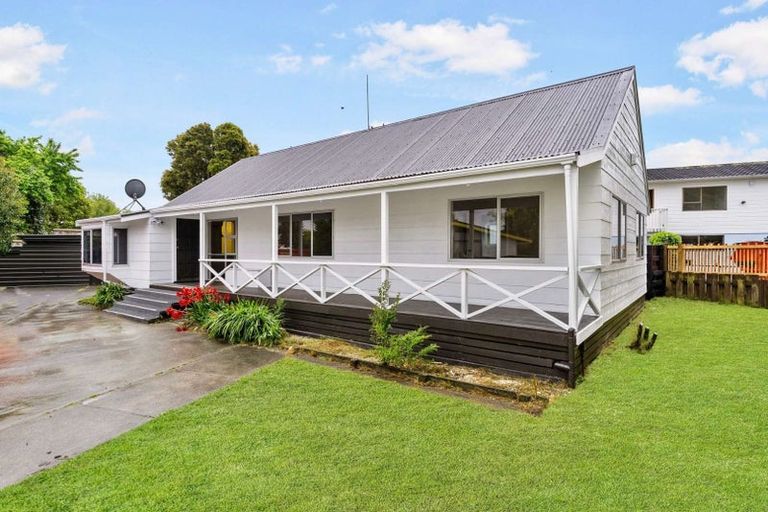 Photo of property in 20 Fairdale Avenue, Red Hill, Papakura, 2110