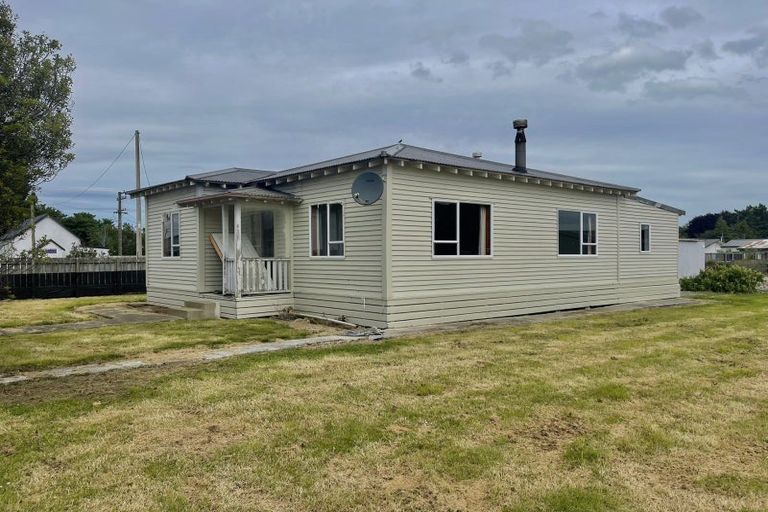 Photo of property in 50 Seaward Road, Edendale, 9825