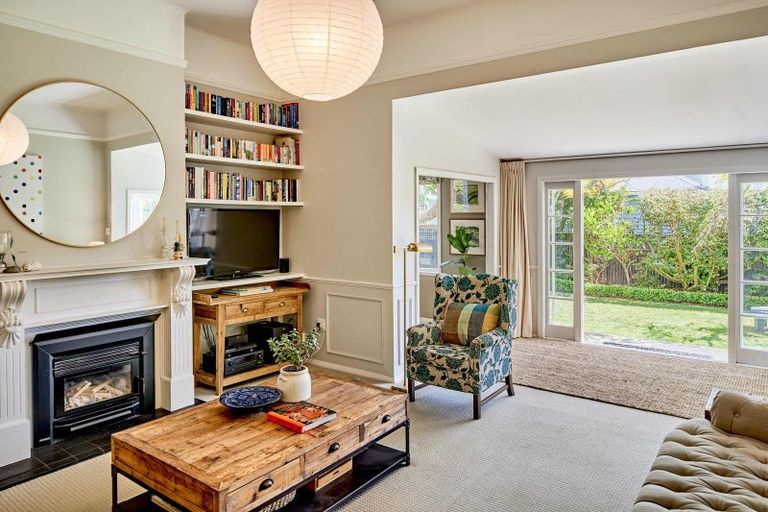 Photo of property in 15 Konini Street, Eastbourne, Lower Hutt, 5013