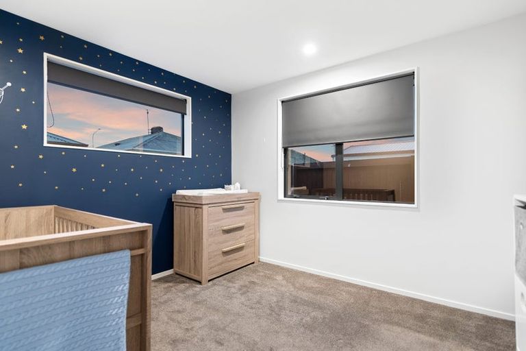 Photo of property in 2/30a Northcote Road, Northcote, Christchurch, 8052
