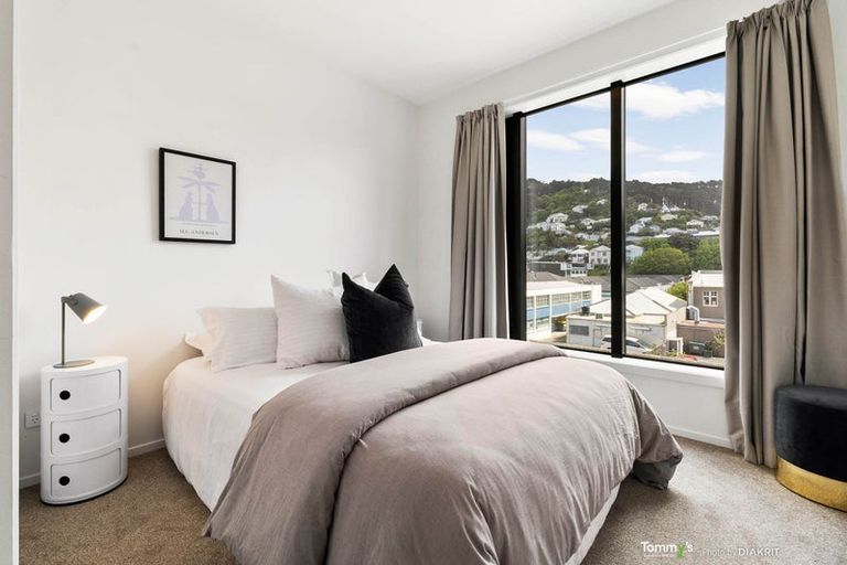 Photo of property in 301/2 Onepu Road, Kilbirnie, Wellington, 6022