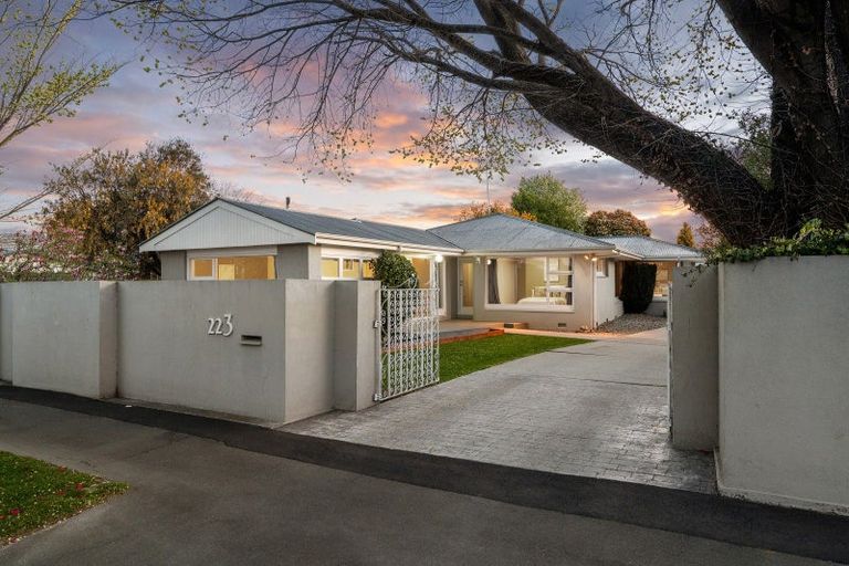 Photo of property in 223 Memorial Avenue, Burnside, Christchurch, 8053