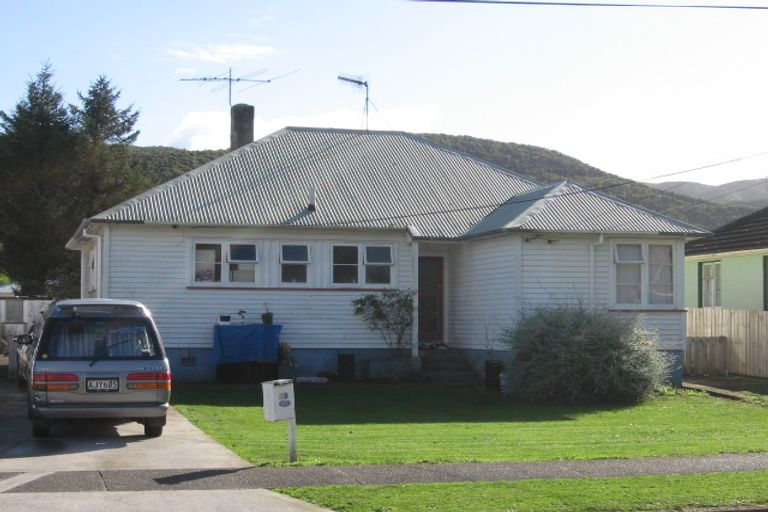 Photo of property in 23 Peck Street, Taita, Lower Hutt, 5011