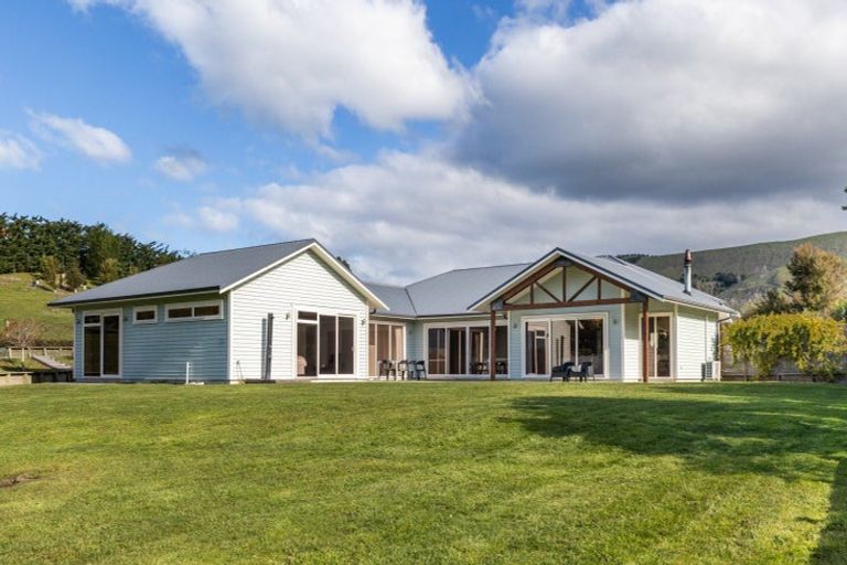 Photo of property in 23 Waipuka Road, Waimarama, Havelock North, 4294