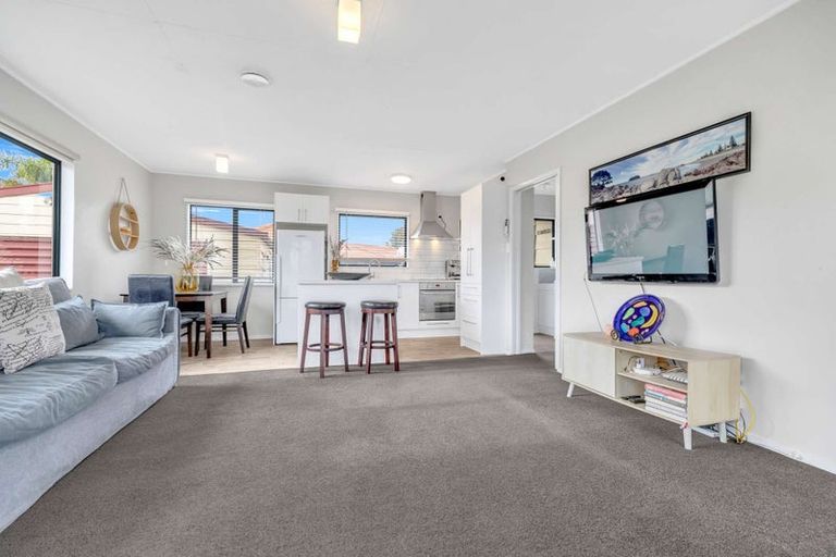 Photo of property in 8a Novelle Grove, Papamoa Beach, Papamoa, 3118