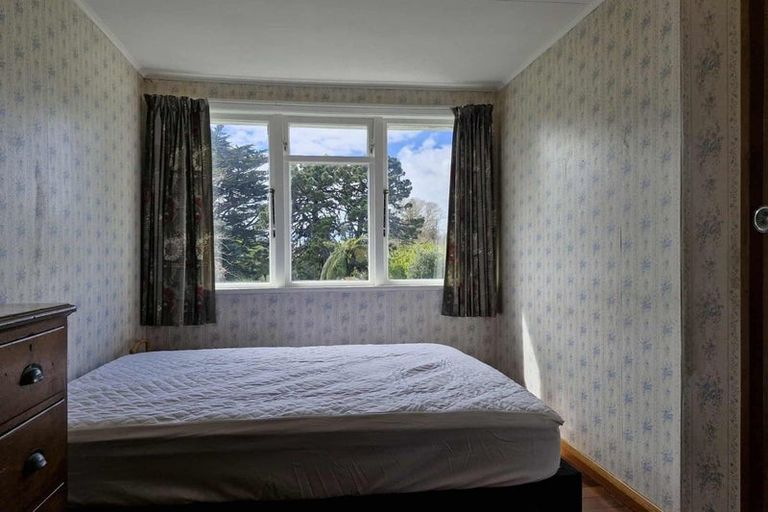 Photo of property in 42 Banks Street, Marfell, New Plymouth, 4310