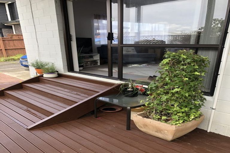 Photo of property in 1/28 Firth Road, Torbay, Auckland, 0630