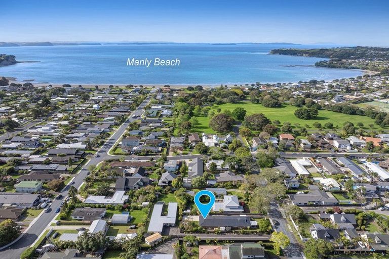 Photo of property in 2/9 Motuora Road, Manly, Whangaparaoa, 0930