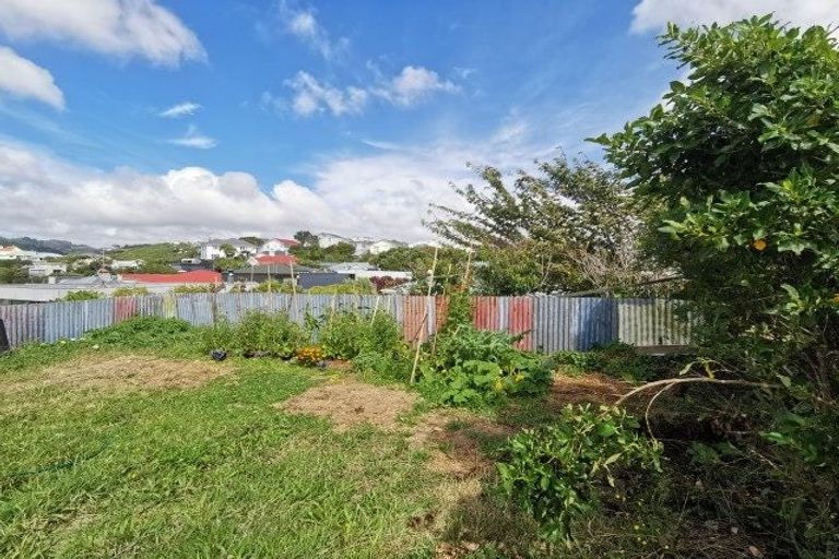 Photo of property in 5a Randwick Road, Northland, Wellington, 6012