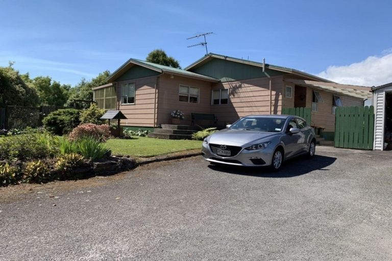 Photo of property in 10 Conway Road, Eltham, 4322