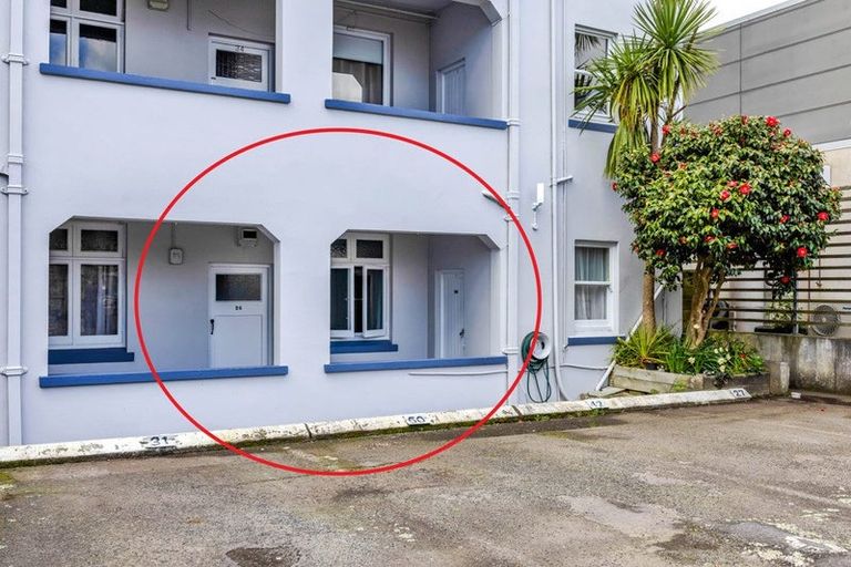 Photo of property in Devonport Apartments, 26/127 Saint Aubyn Street, New Plymouth, 4310