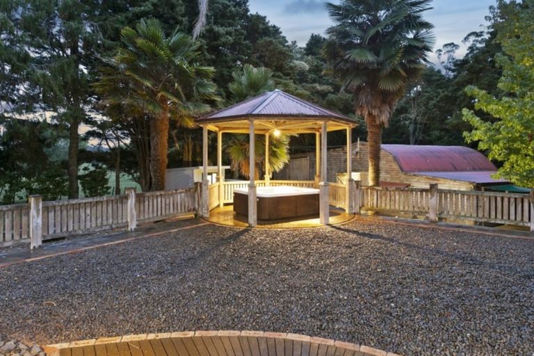 Photo of property in 1184 Kahikatea Flat Road, Waitoki, Kaukapakapa, 0871