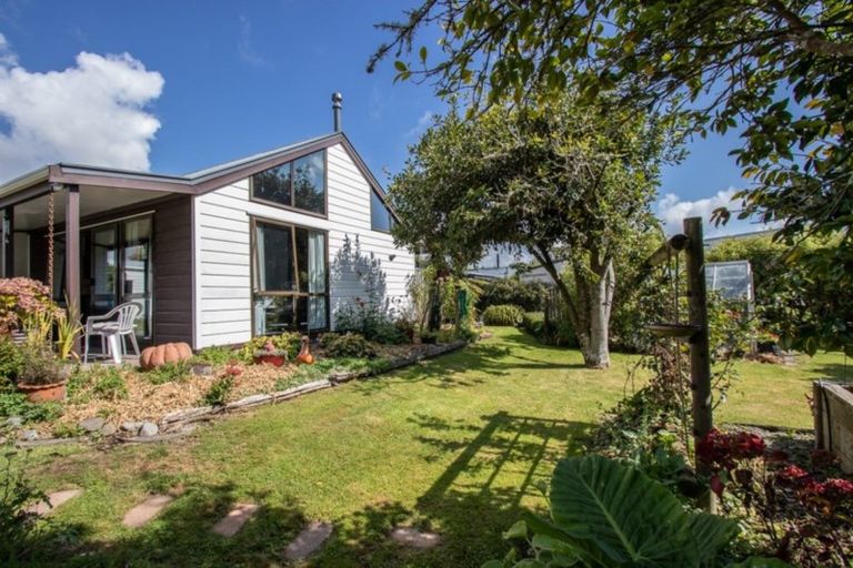 Photo of property in 12a Alexander Street, Waikanae, 5036
