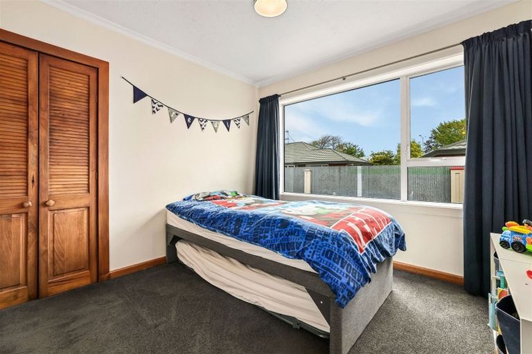 Photo of property in 6 Daniels Road, Redwood, Christchurch, 8051