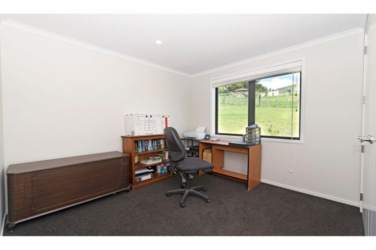 Photo of property in 63b Manuka Grove, Helensville, 0875