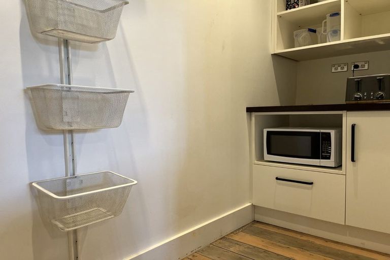 Photo of property in 1 Douglas Avenue, Mount Albert, Auckland, 1025