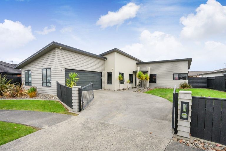 Photo of property in 24 Branigan Parade, Kelvin Grove, Palmerston North, 4414