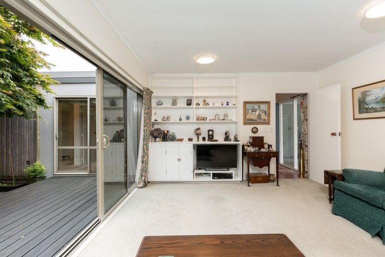 Photo of property in 15 Nuffield Street, Tawa, Wellington, 5028