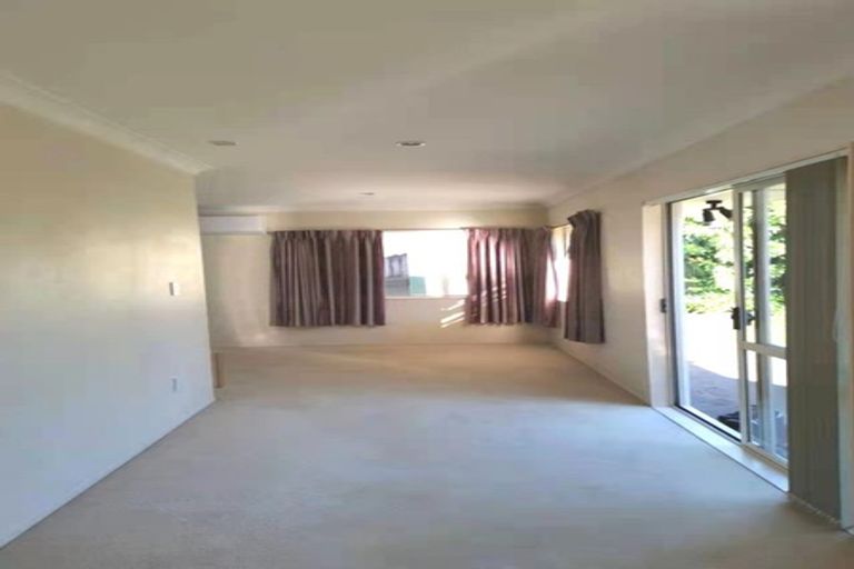 Photo of property in 1/9 Travers Place, Northpark, Auckland, 2013