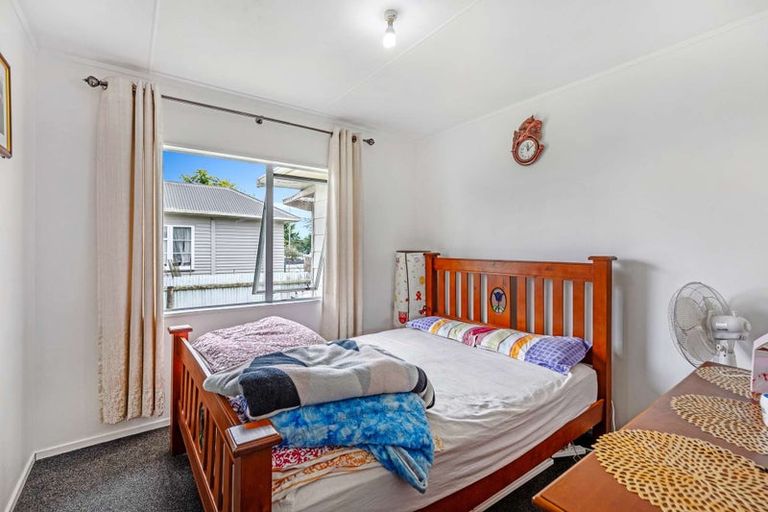 Photo of property in 14 Guy Avenue, Levin, 5510