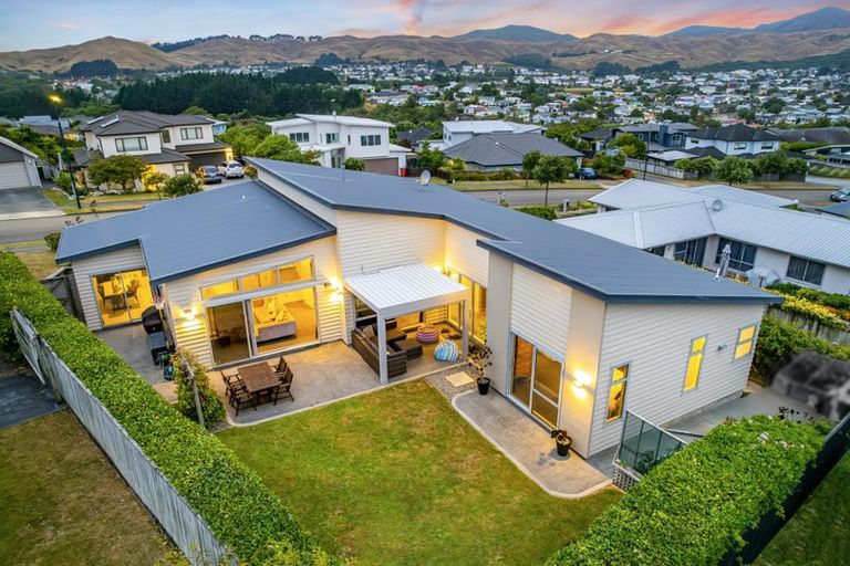 Photo of property in 28 Nelson Avenue, Aotea, Porirua, 5024