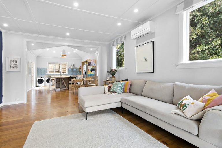 Photo of property in 265 Muritai Road, Eastbourne, Lower Hutt, 5013