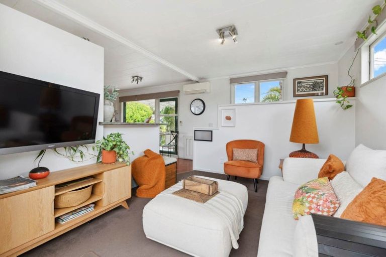 Photo of property in 23 Penton Road, Stanmore Bay, Whangaparaoa, 0932