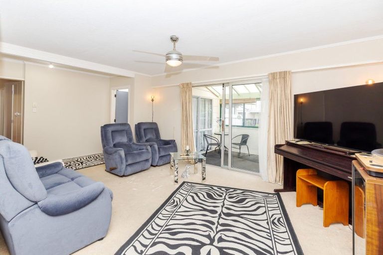 Photo of property in 9 Bremridge Place, Melville, Hamilton, 3206