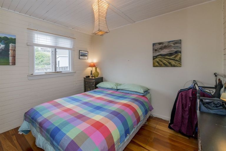 Photo of property in 35 Hicks Crescent, Waikanae Beach, Waikanae, 5036