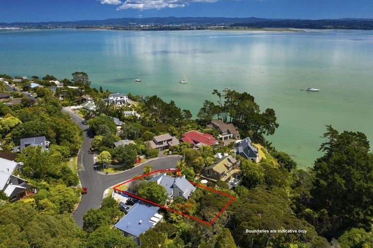 Photo of property in 8 Eucalyptus Place, Beach Haven, Auckland, 0626