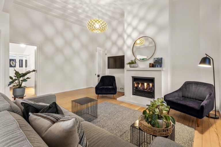 Photo of property in 8 Rutland Road, Stanley Point, Auckland, 0624