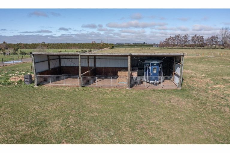 Photo of property in 140 Merton Road, Fernside, Rangiora, 7471