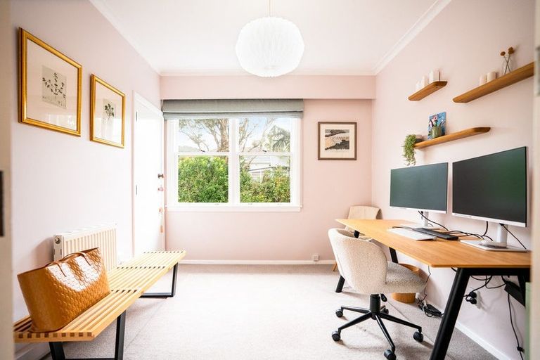 Photo of property in 110 Karori Road, Karori, Wellington, 6012