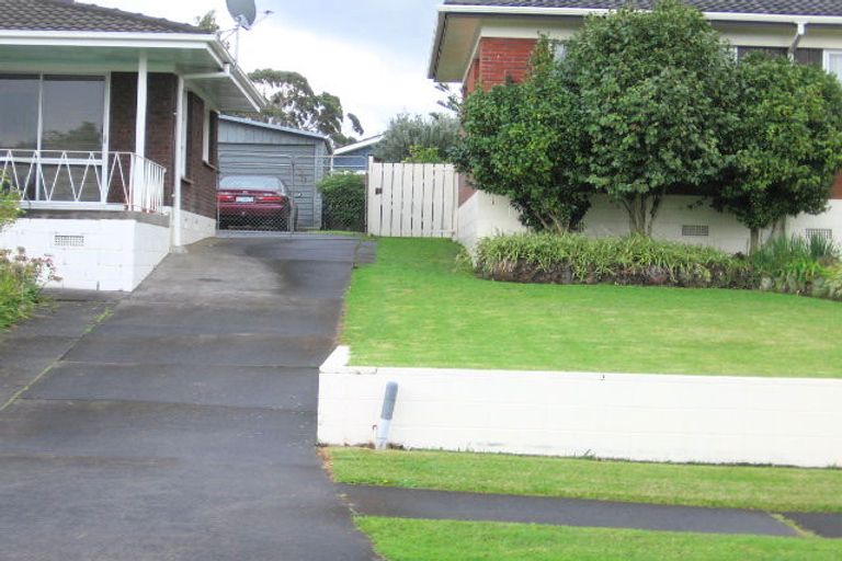 Photo of property in 1/29 Booralee Avenue, Botany Downs, Auckland, 2010
