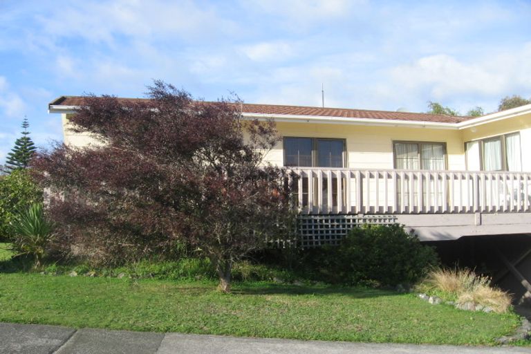 Photo of property in 1 Azimuth Place, Whitby, Porirua, 5024