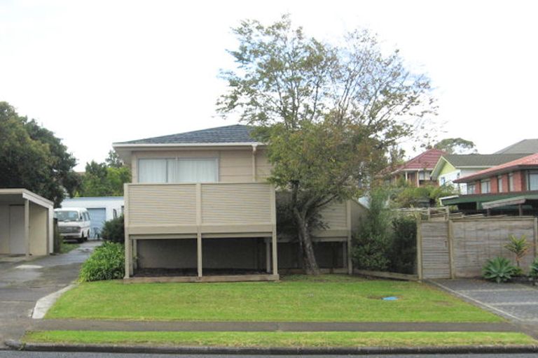 Photo of property in 2/3 Cromdale Avenue, Highland Park, Auckland, 2010