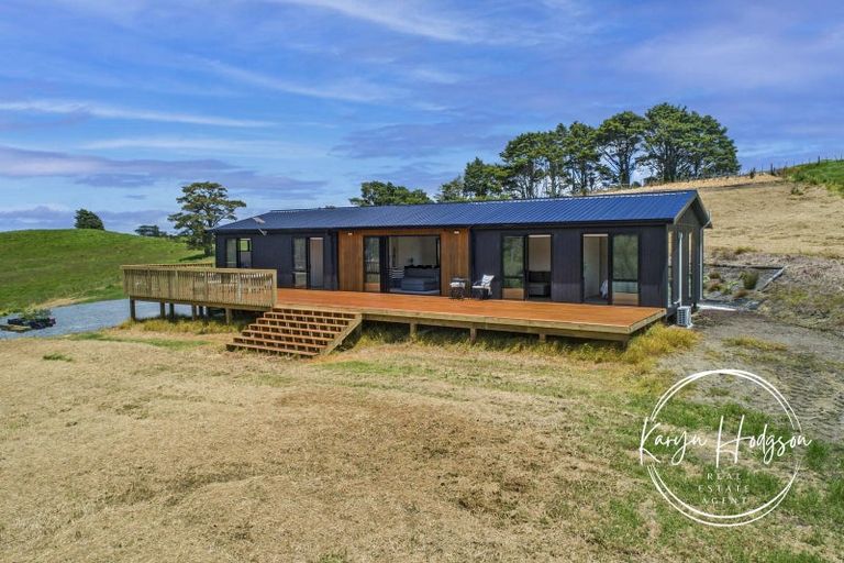 Photo of property in 37 Judd Road, Maungaturoto, 0520