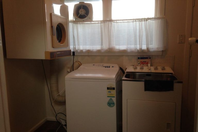 Photo of property in 1/271 Memorial Avenue, Burnside, Christchurch, 8053