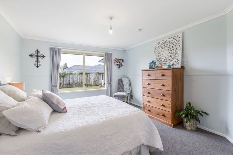 Photo of property in 58 Rivervale Grove, Stanmore Bay, Whangaparaoa, 0932