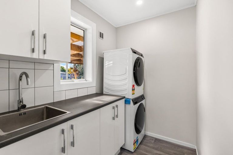 Photo of property in 66 Oakfield Crescent, Pukete, Hamilton, 3200