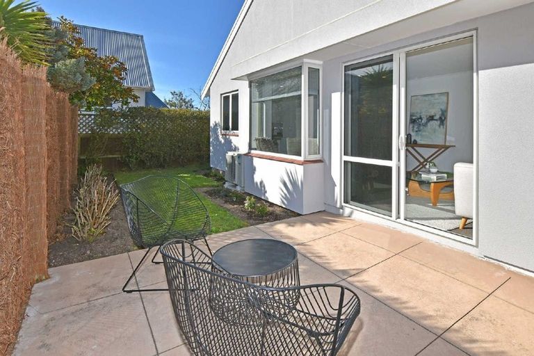 Photo of property in 6 Augusta Street, Redcliffs, Christchurch, 8081