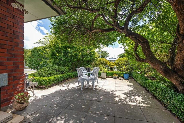 Photo of property in 120 Benmore Avenue, Cloverlea, Palmerston North, 4412