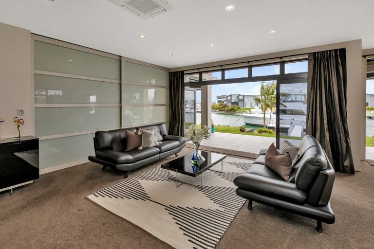 Photo of property in 12 Rauiri Drive, One Tree Point, 0118