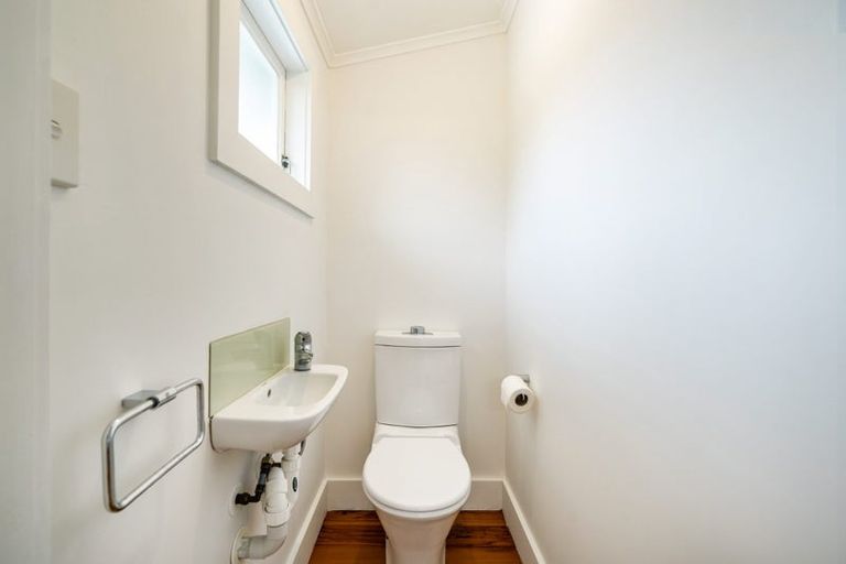 Photo of property in 17 Anne Street, Devonport, Auckland, 0624