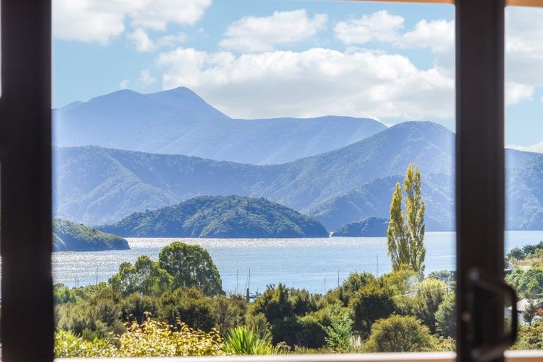 Photo of property in 7 Matai Place, Waikawa, Picton, 7220