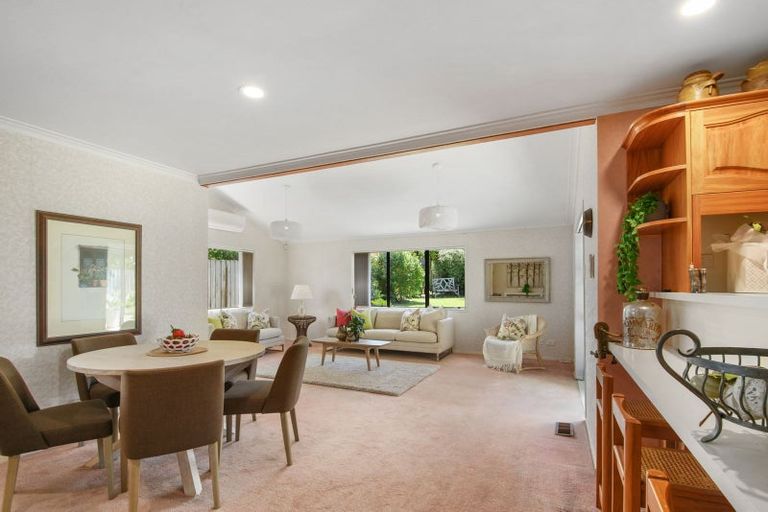 Photo of property in 8 Ferntree Terrace, West Harbour, Auckland, 0618